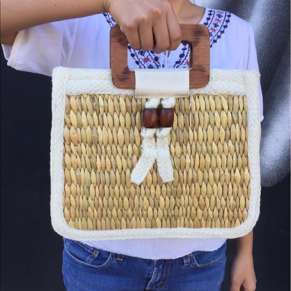 Vintage straw bag
